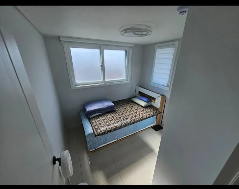 Room image 3