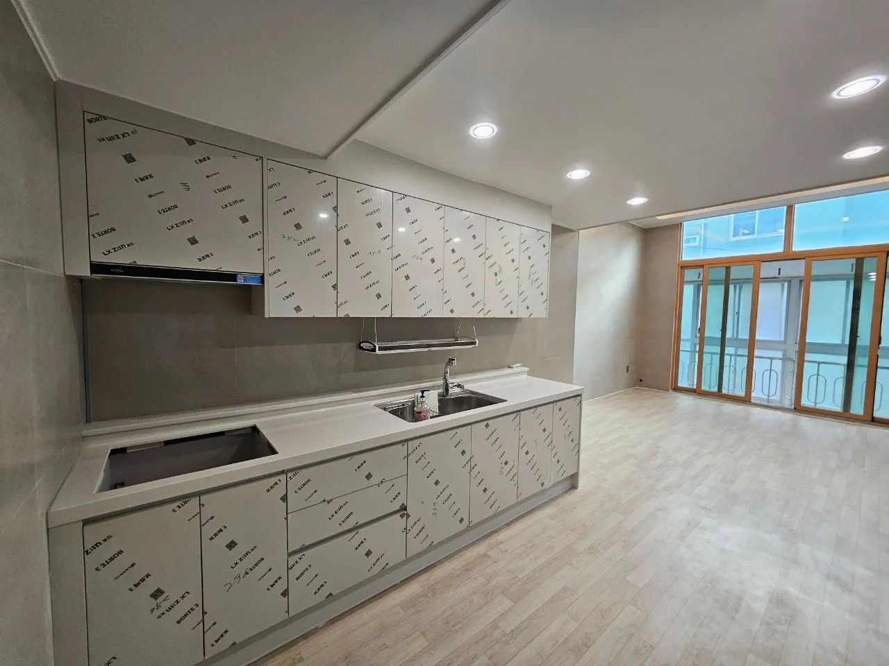 Room image 4