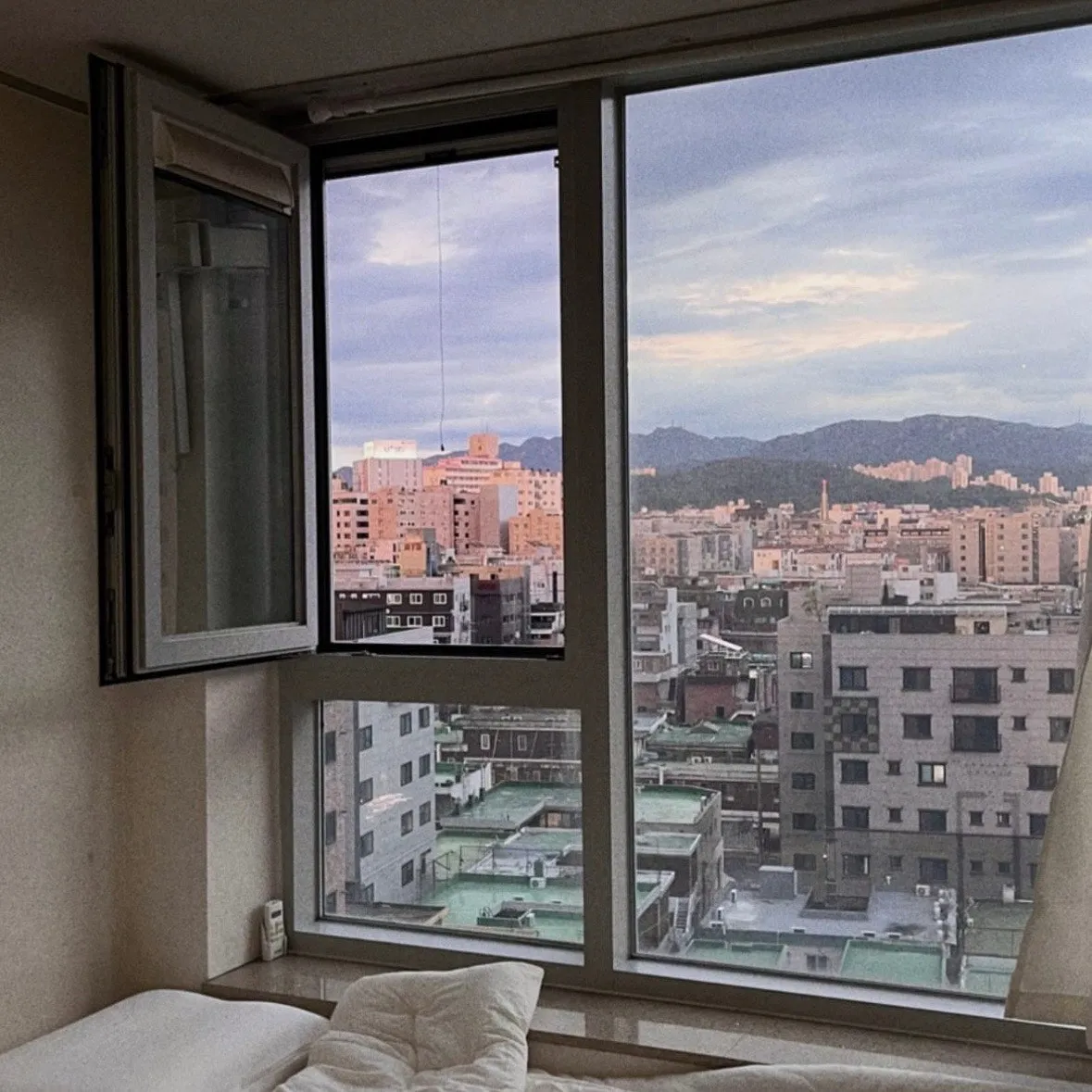Room image 1