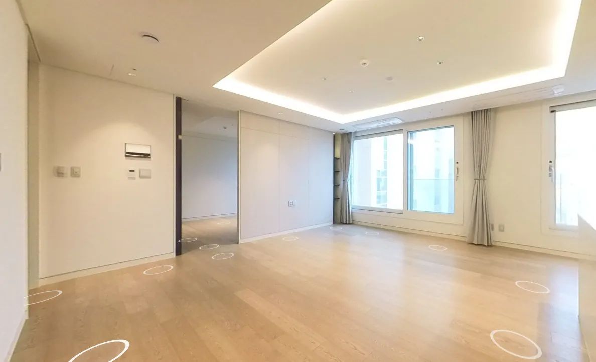Room image 1