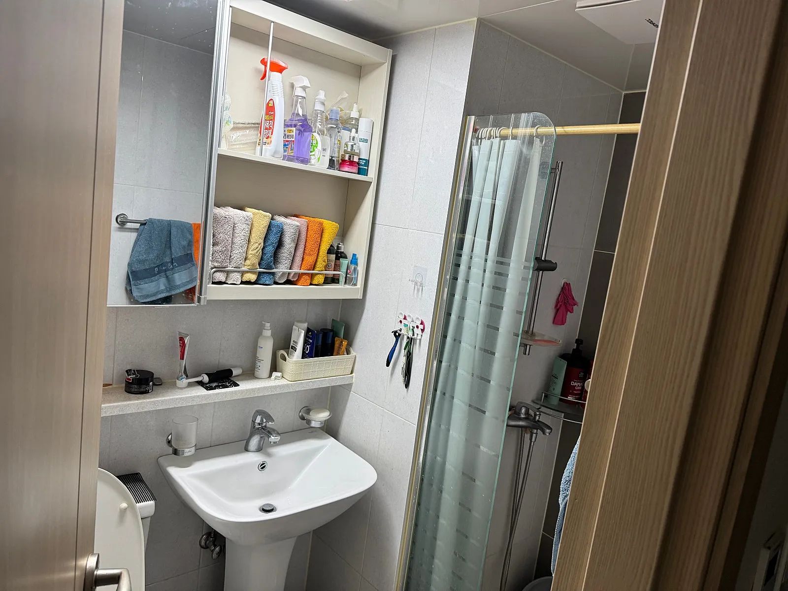 Room image 4