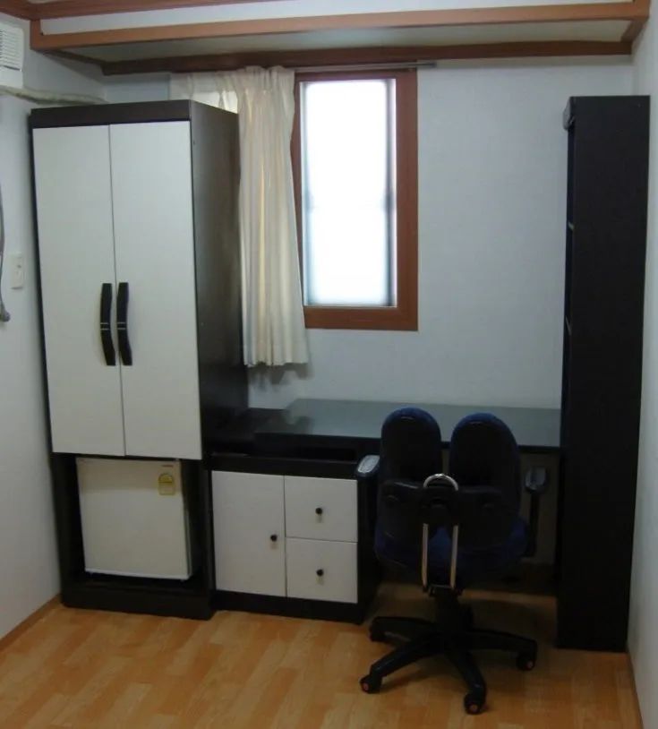 Room image 3