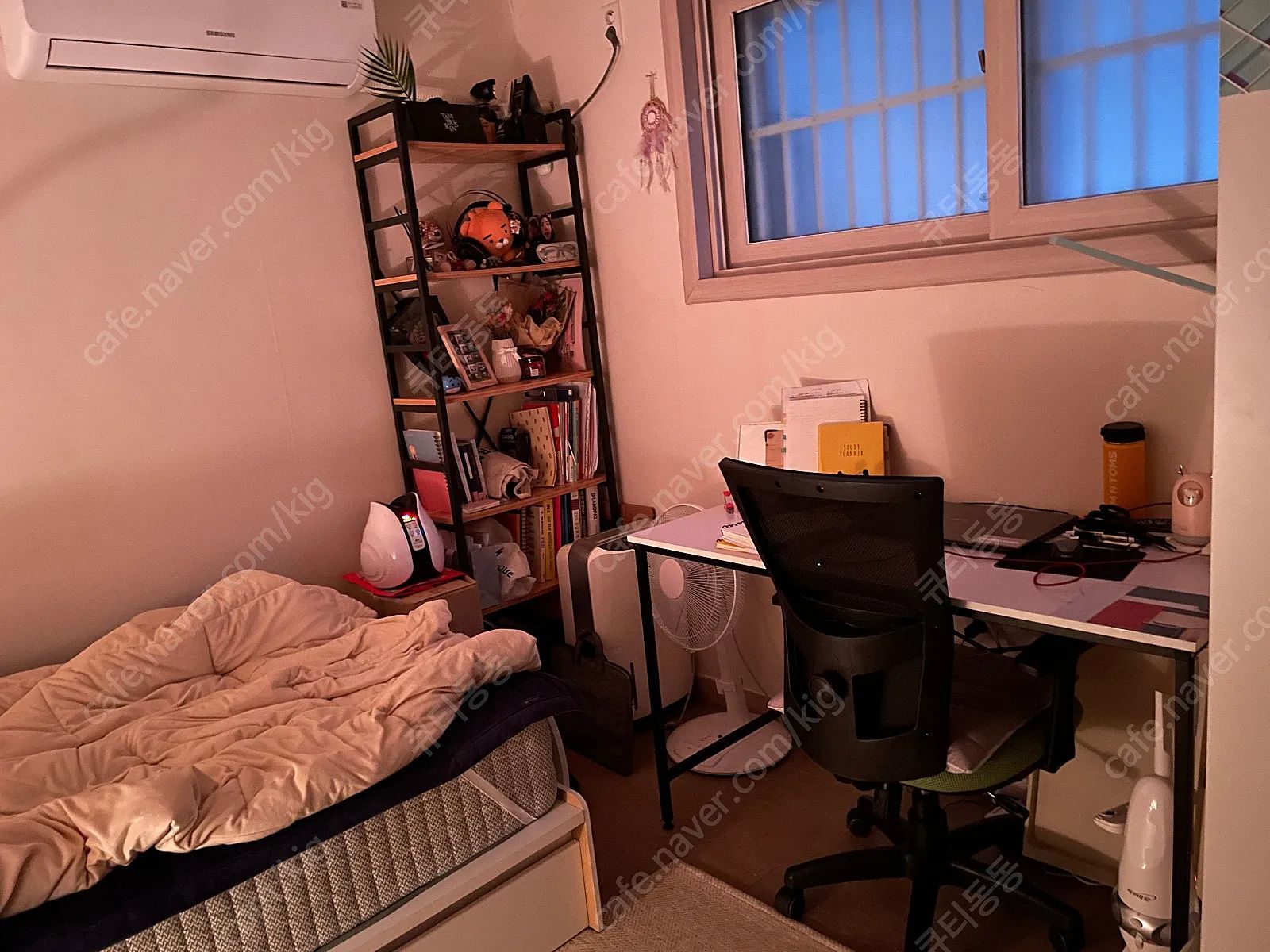 Room image 3