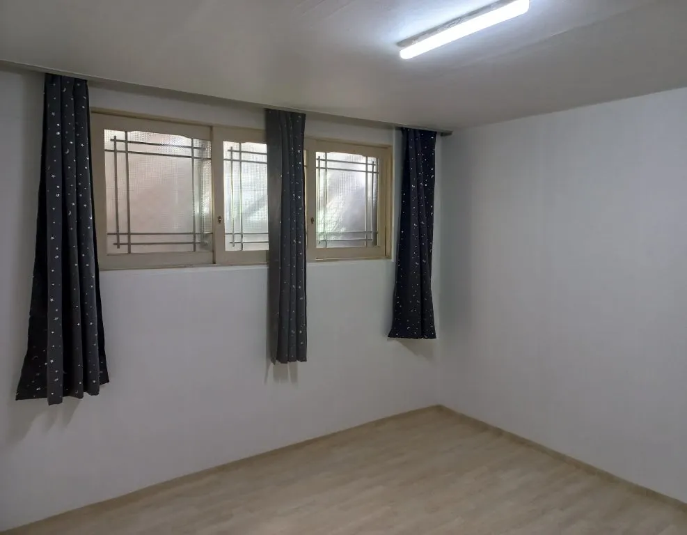 Room image 2