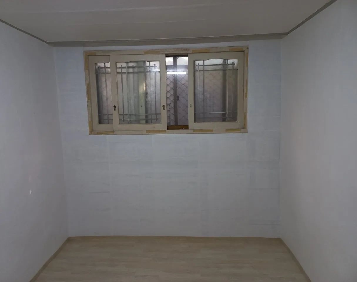 Room image 4