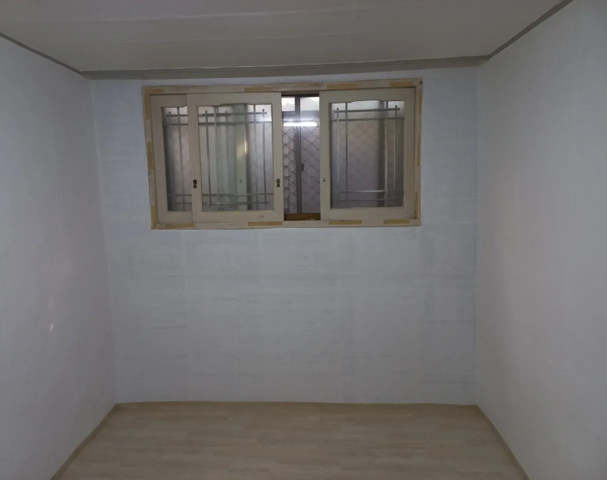 Room image 4