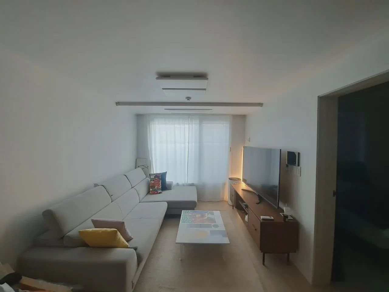 Room image 1