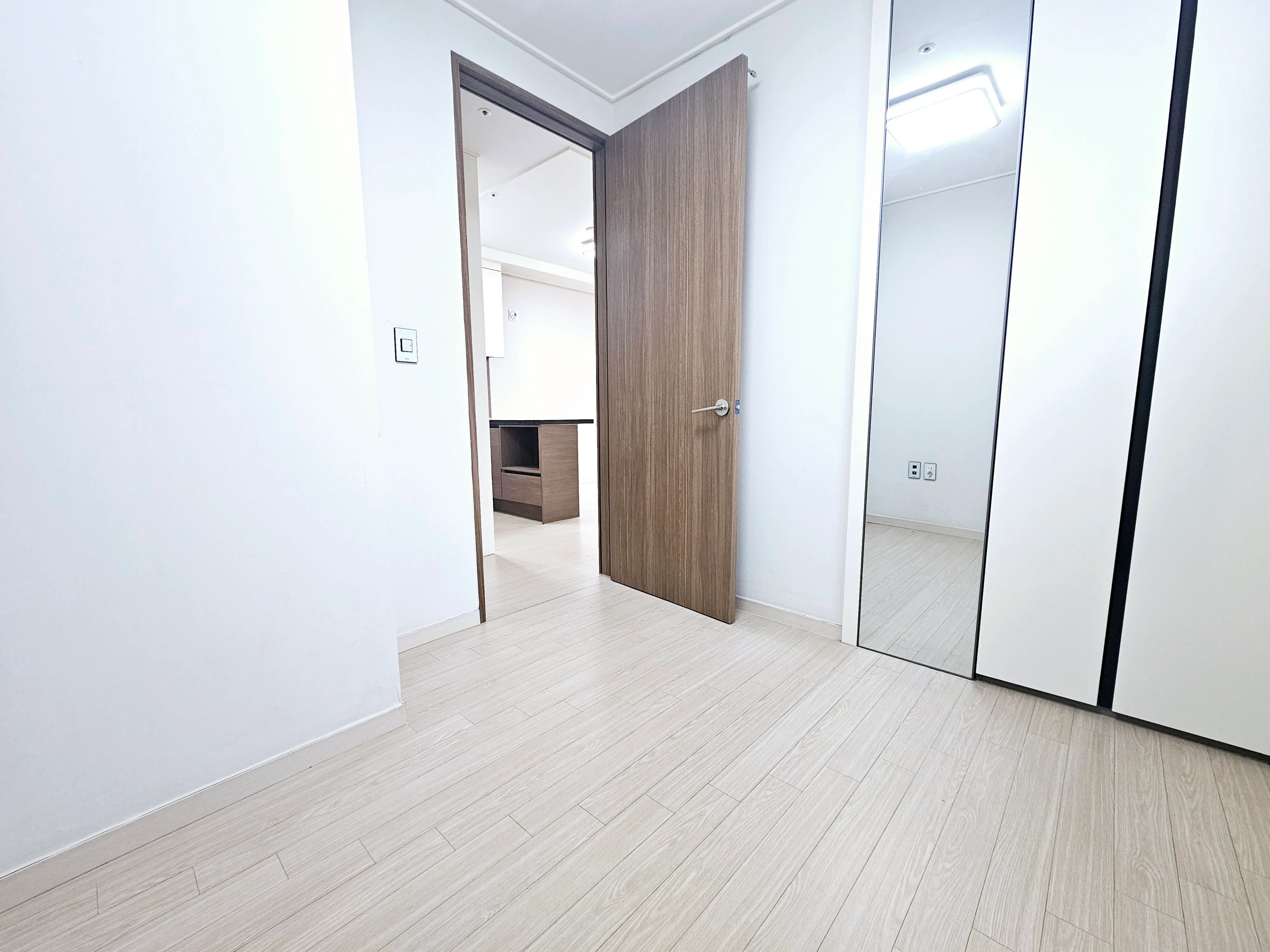 Room image 1