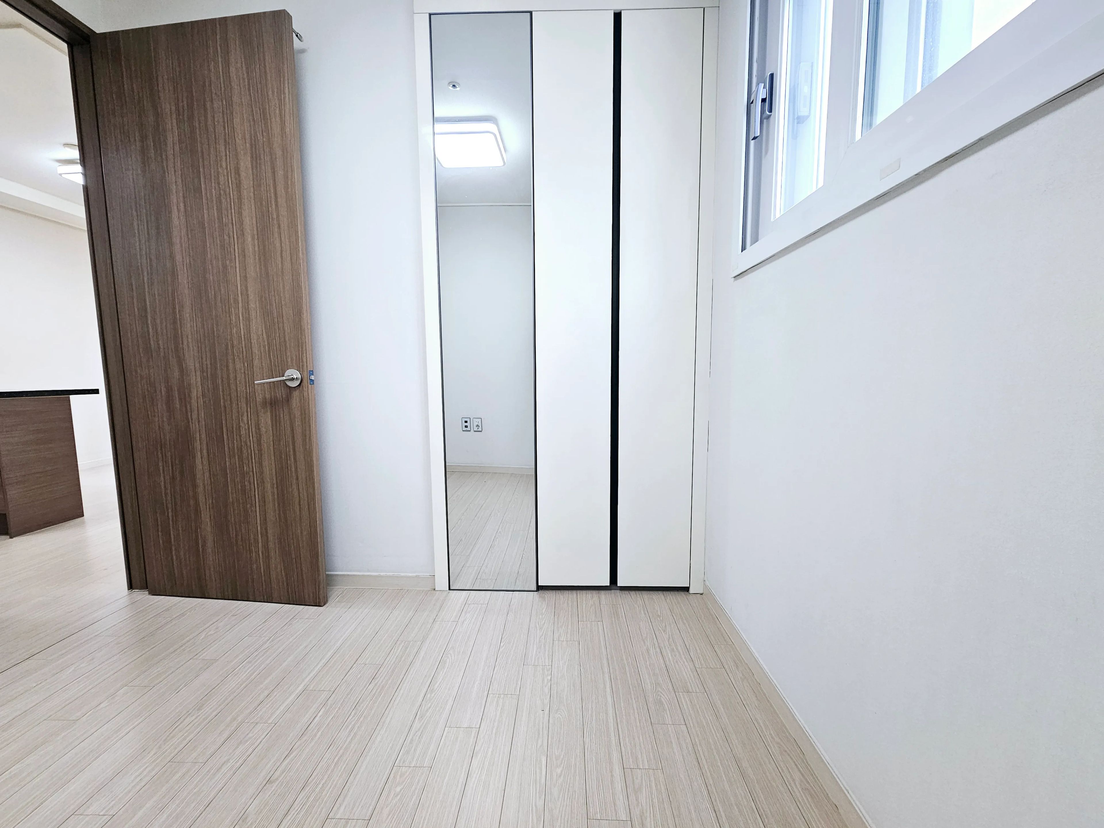 Room image 2