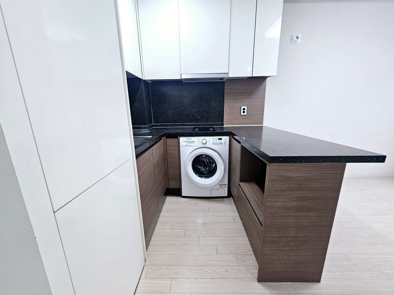 Room image 3