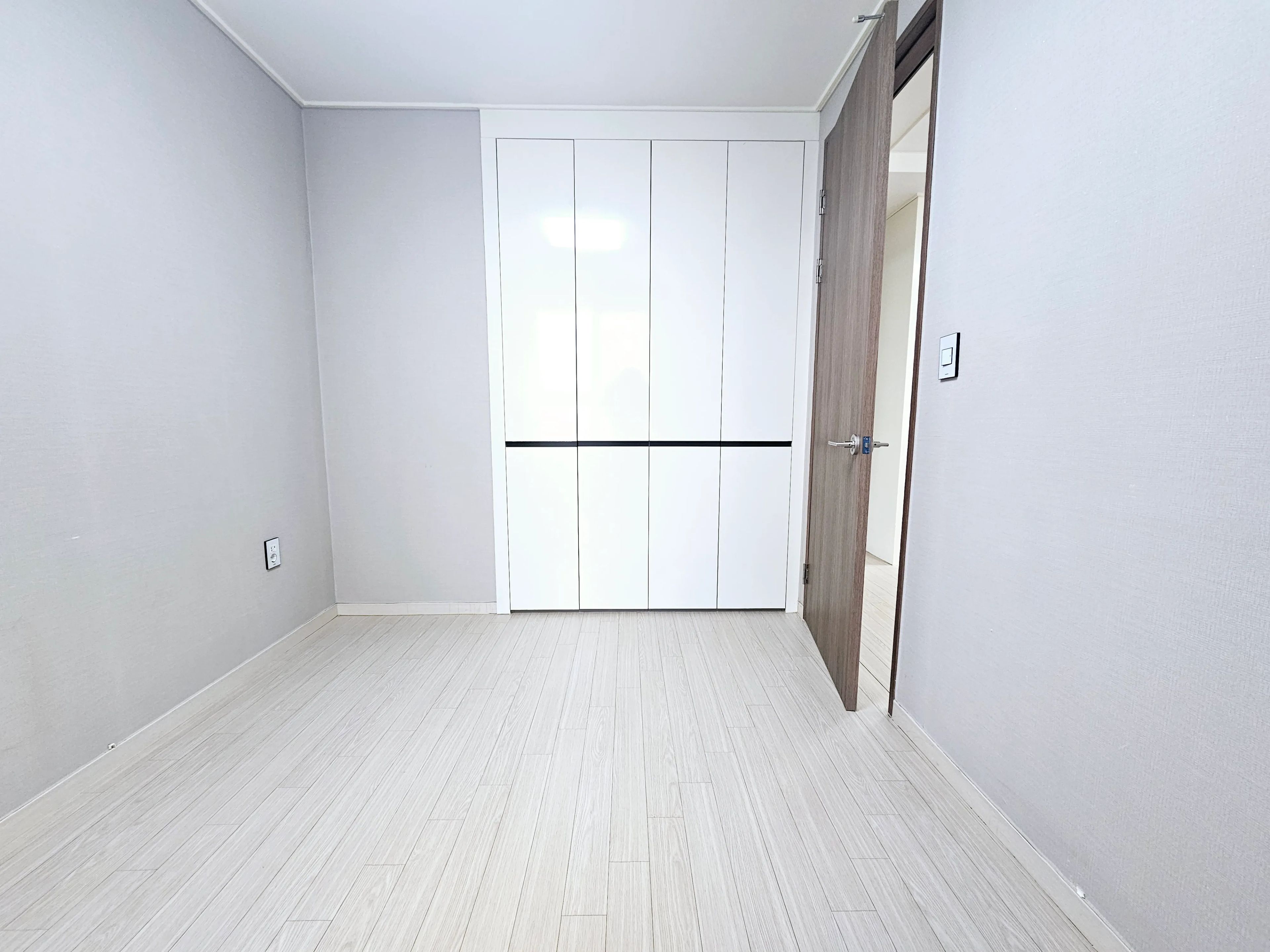 Room image 4