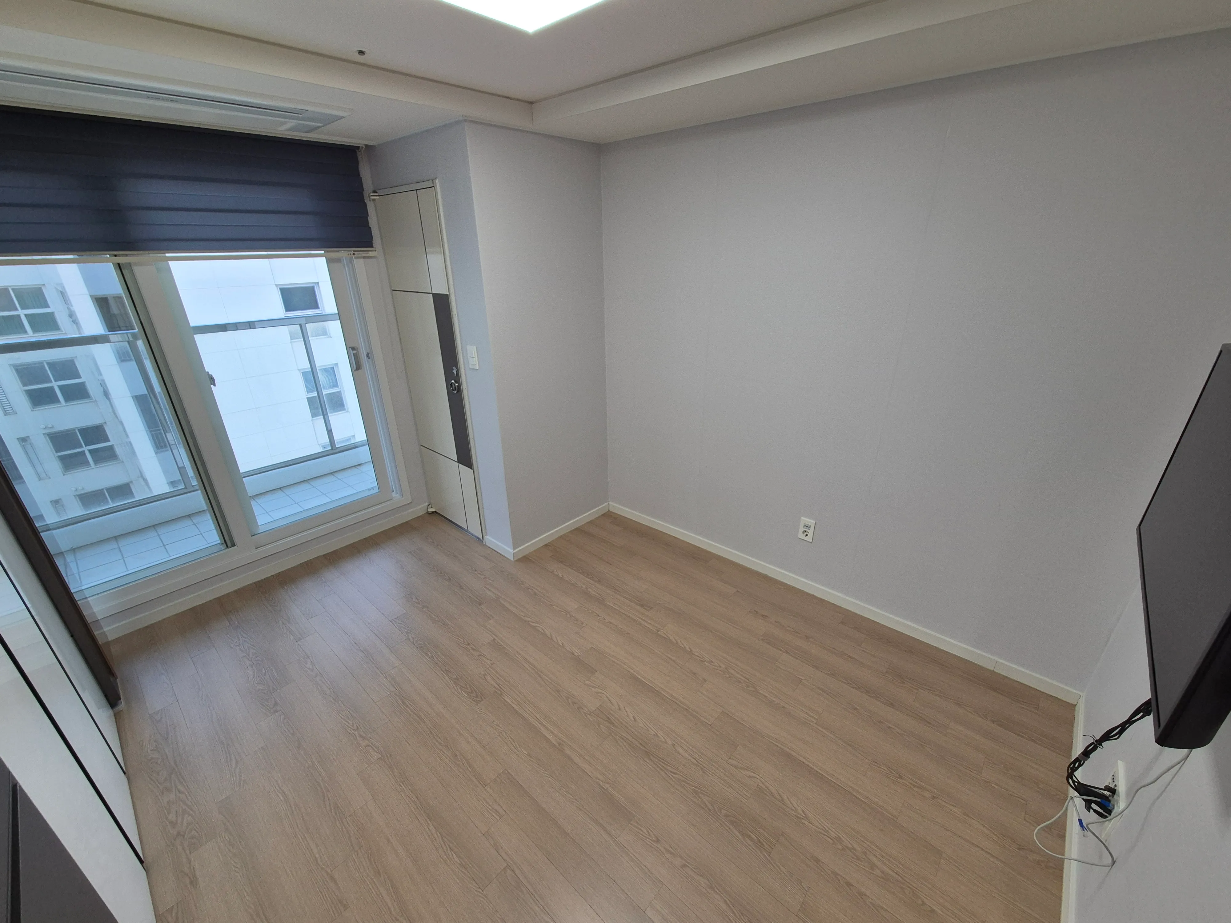 Room image 1