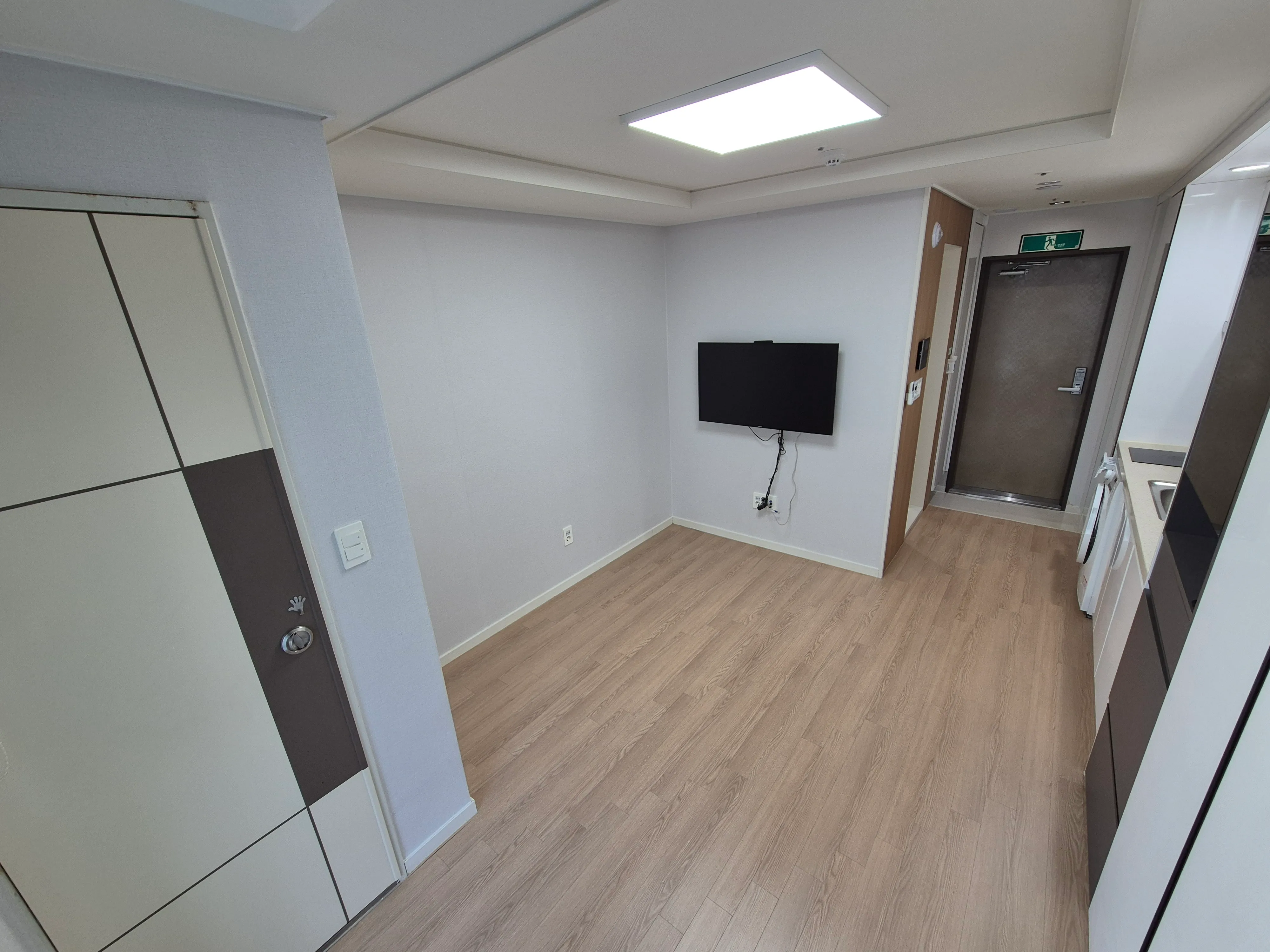 Room image 2
