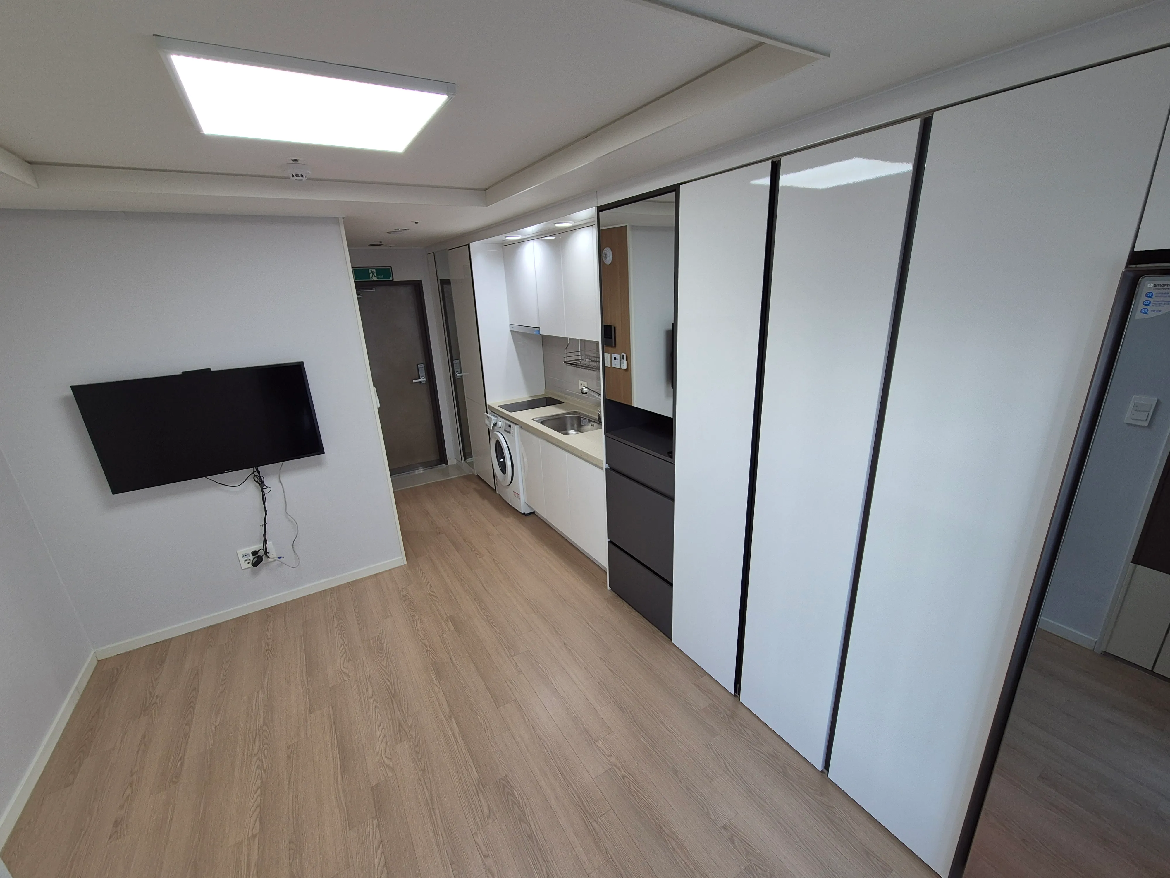 Room image 5