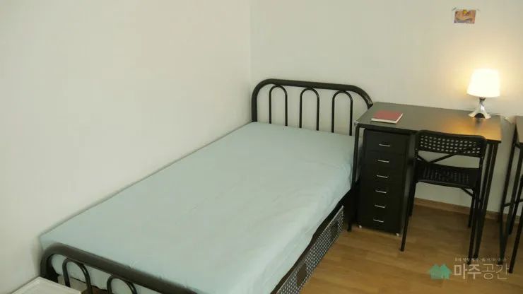 Room image 1
