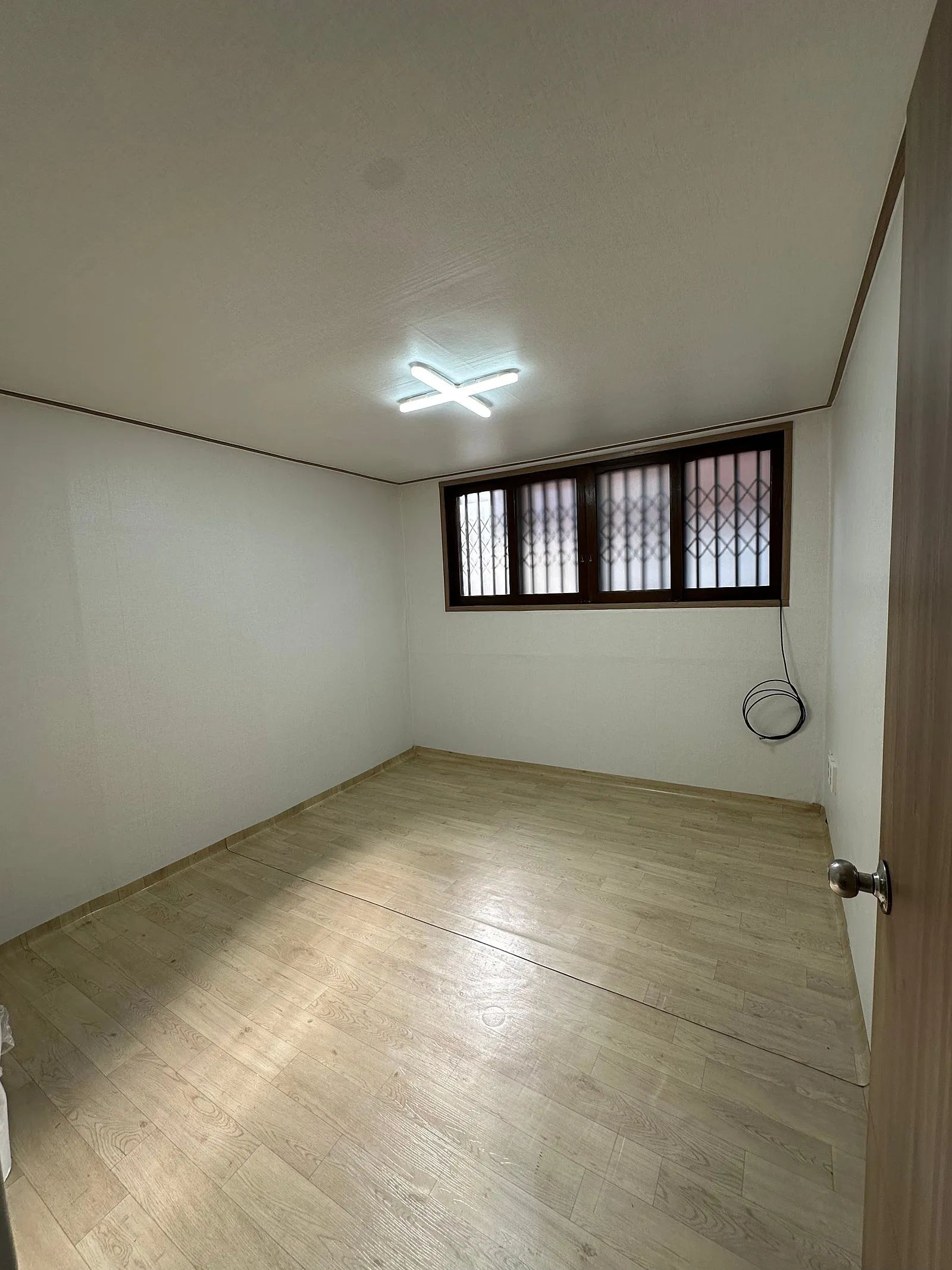 Room image 3