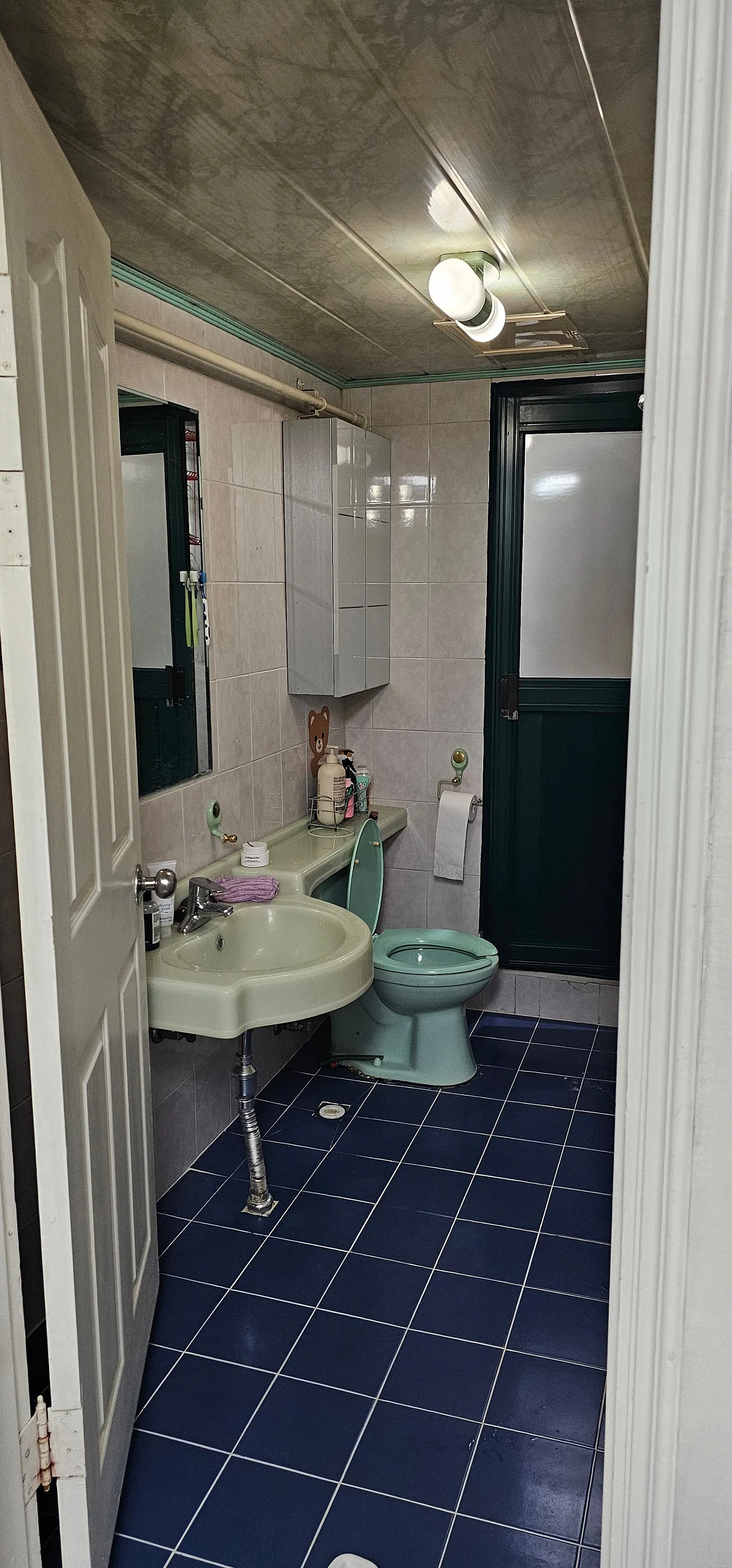 Room image 3