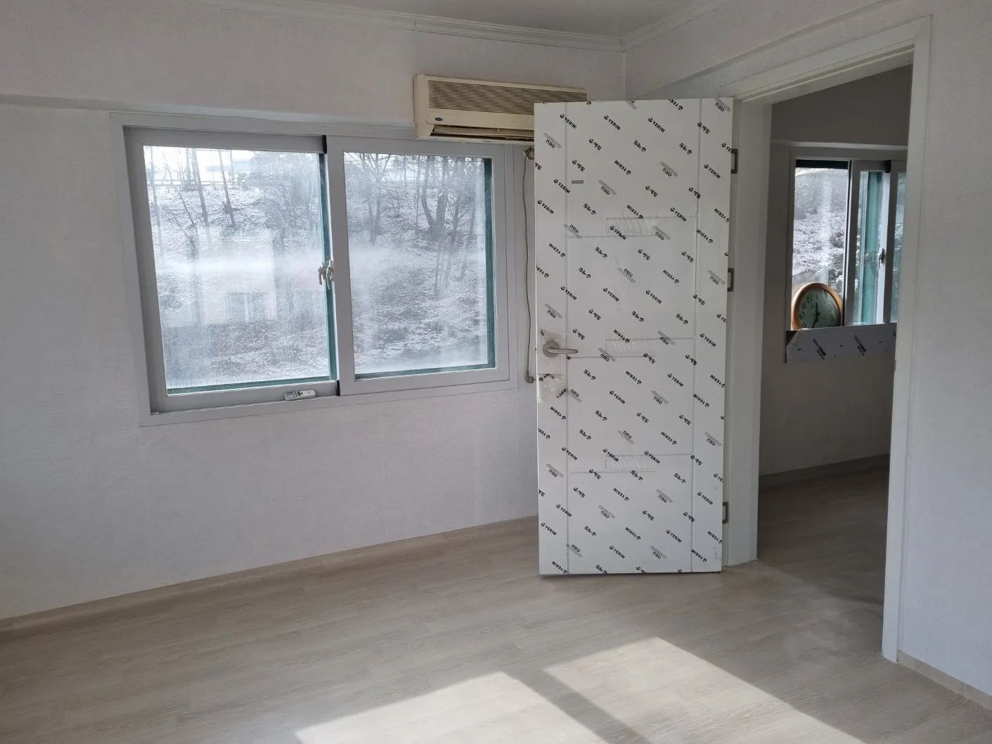 Room image 4