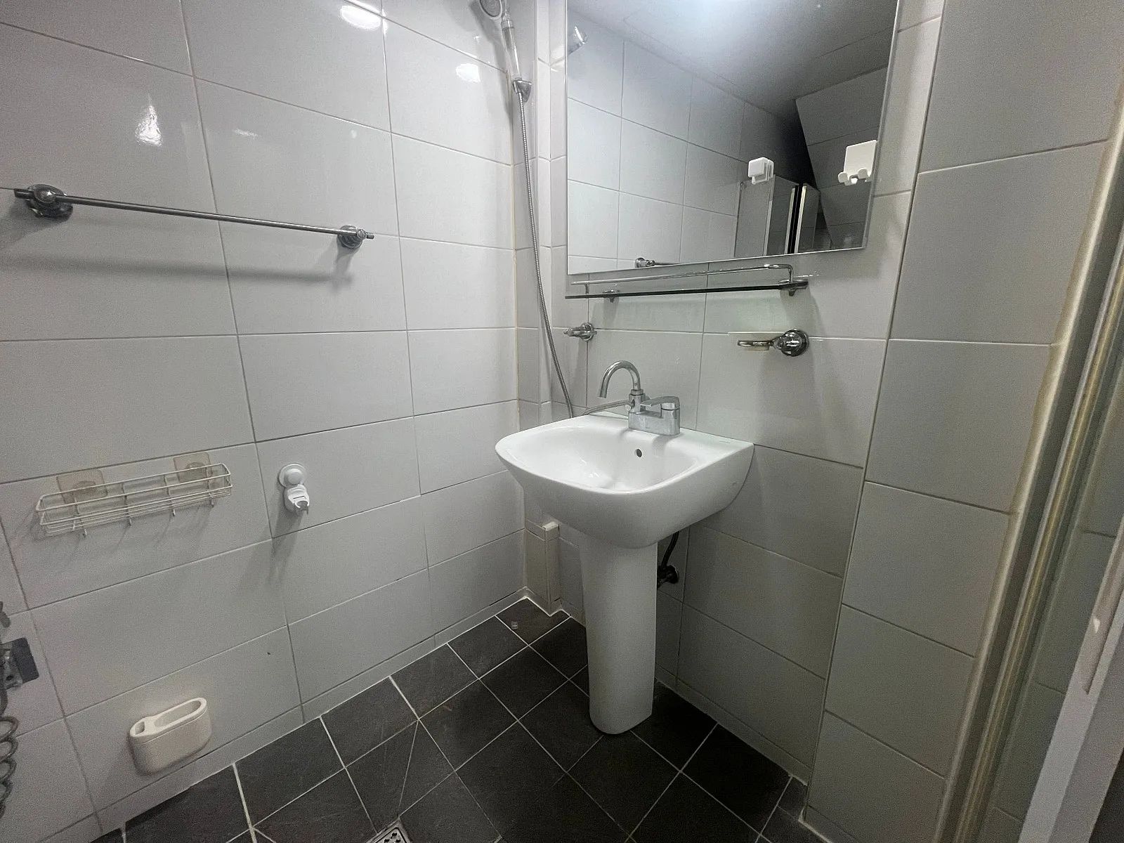 Room image 1