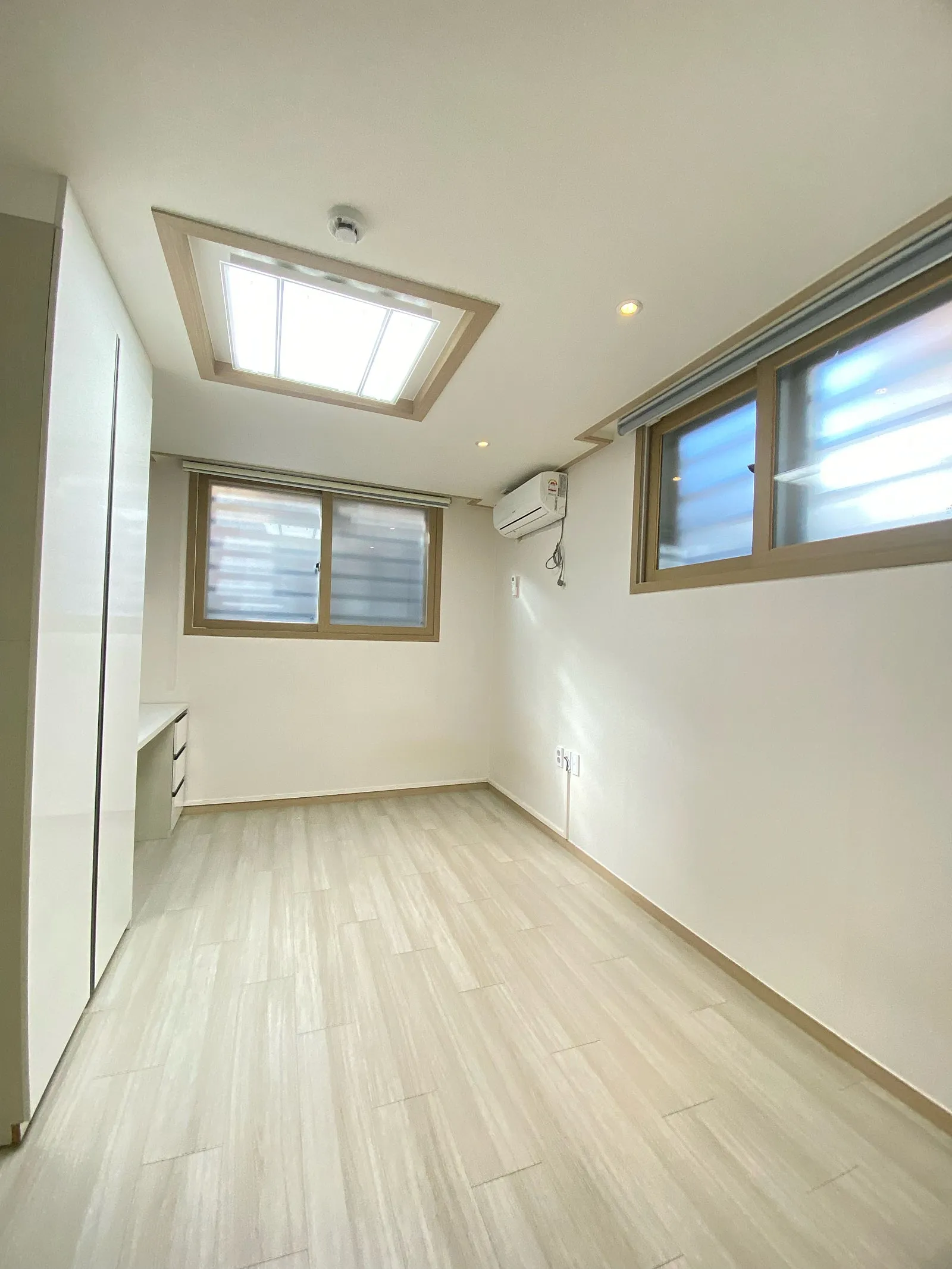 Room image 4