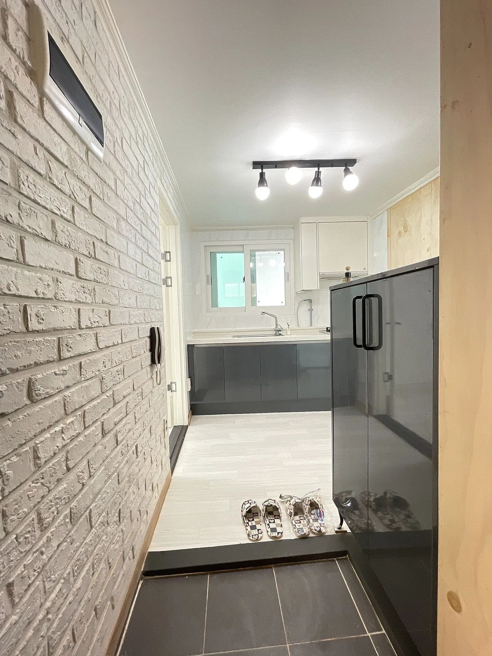 Room image 1