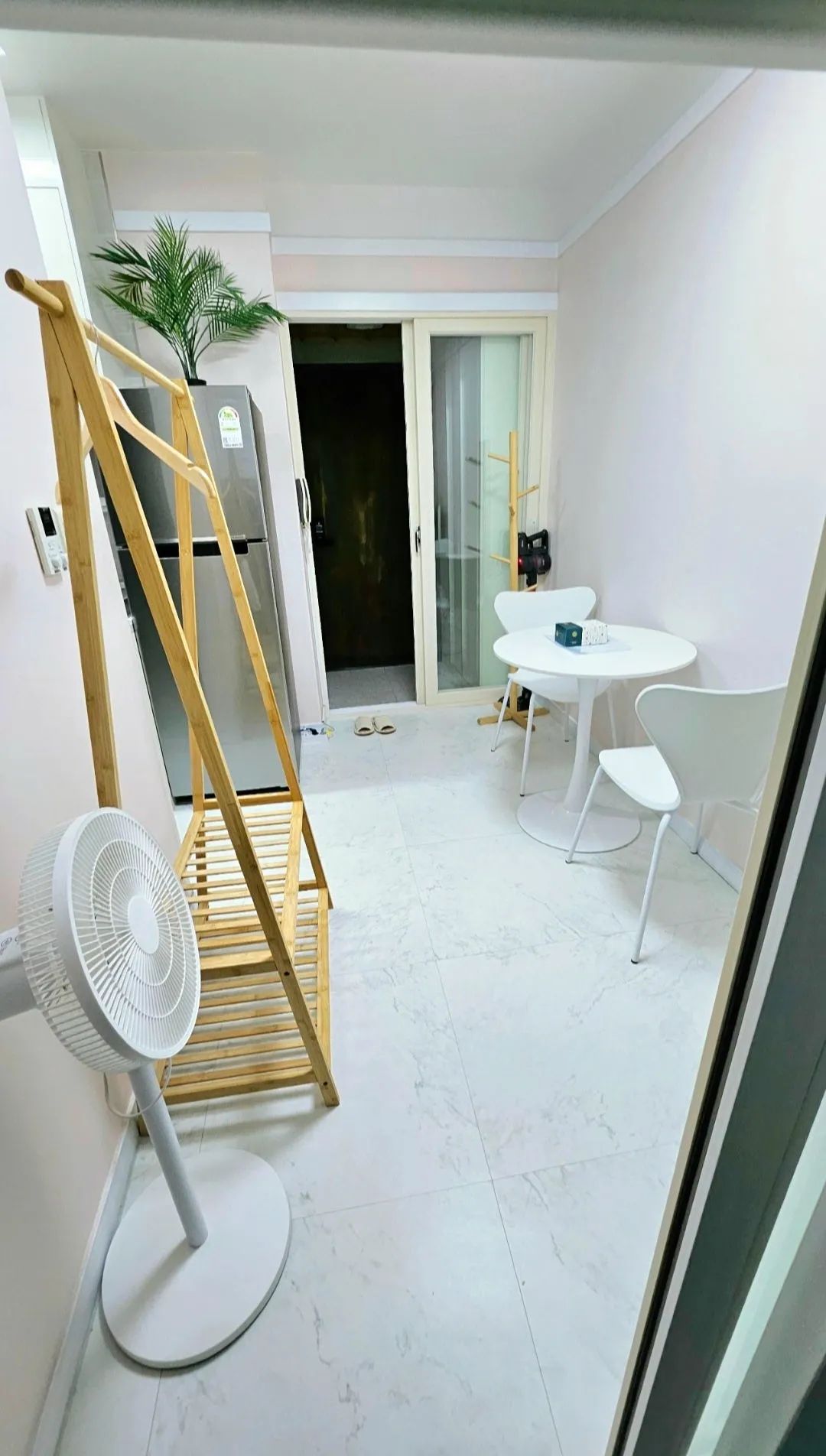 Room image 4