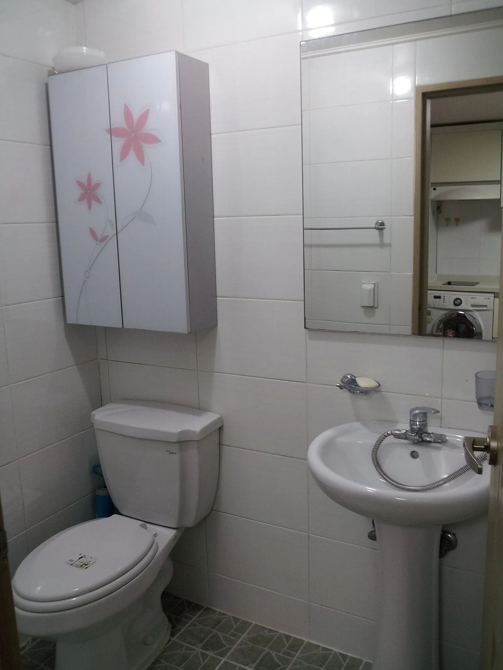 Room image 3