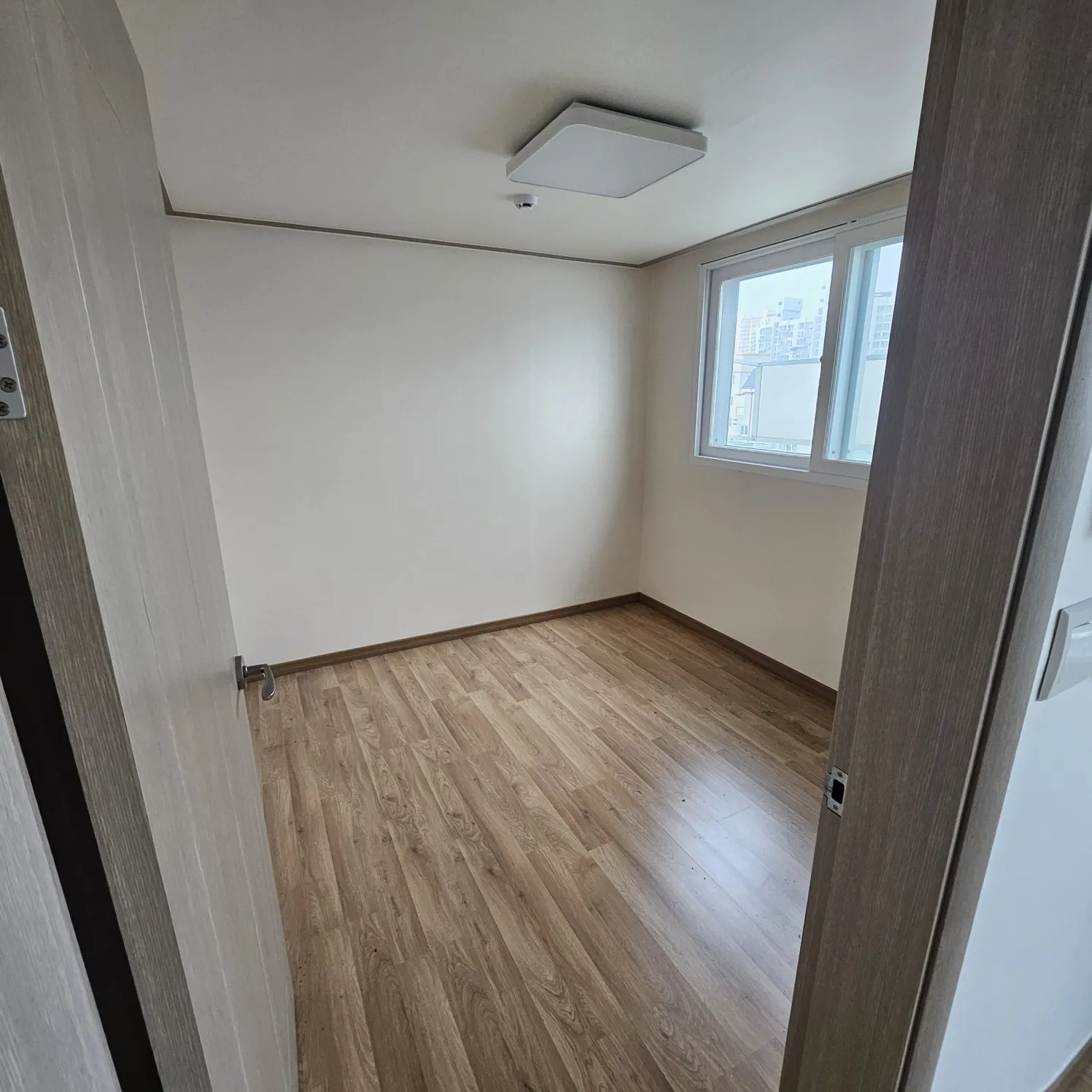 Room image 4