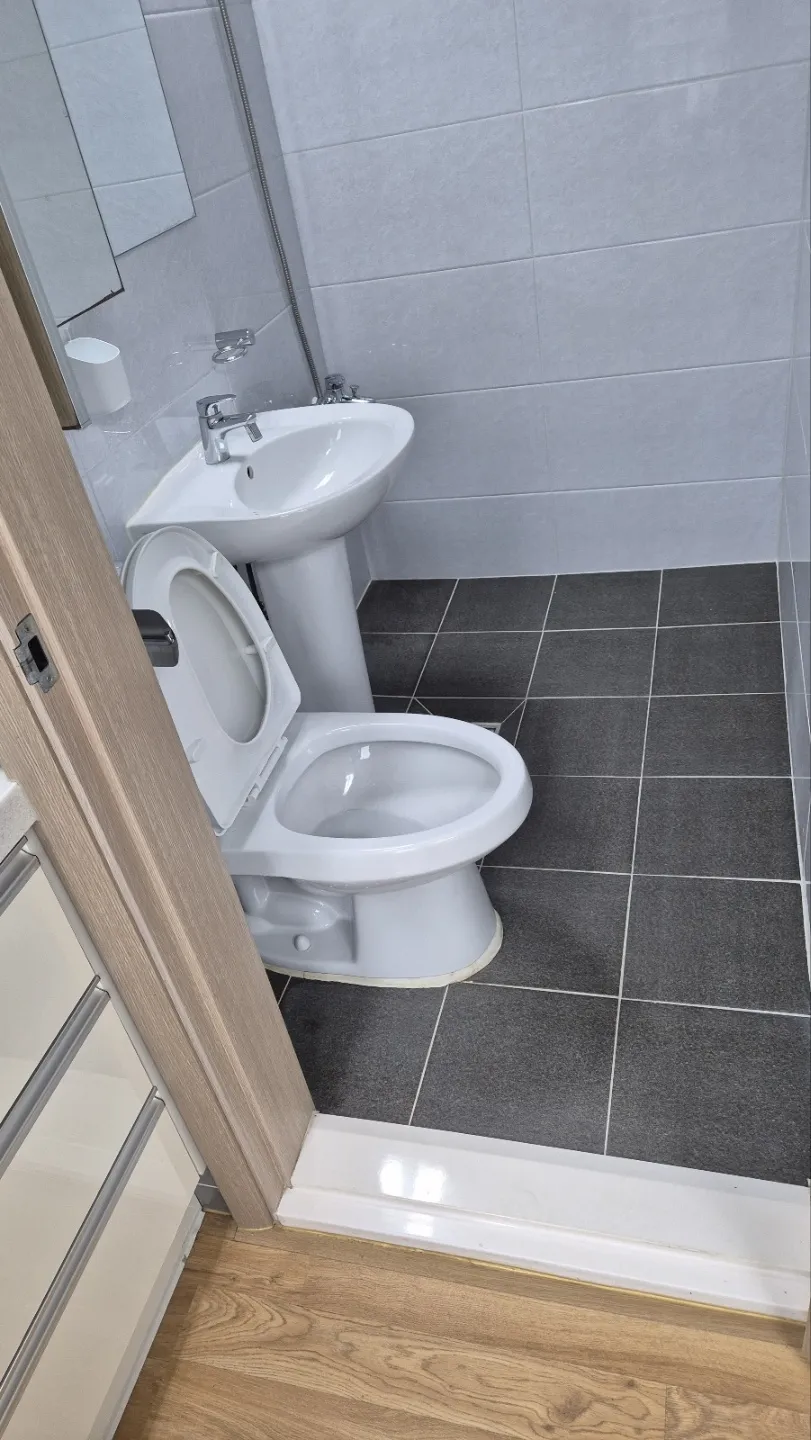 Room image 5