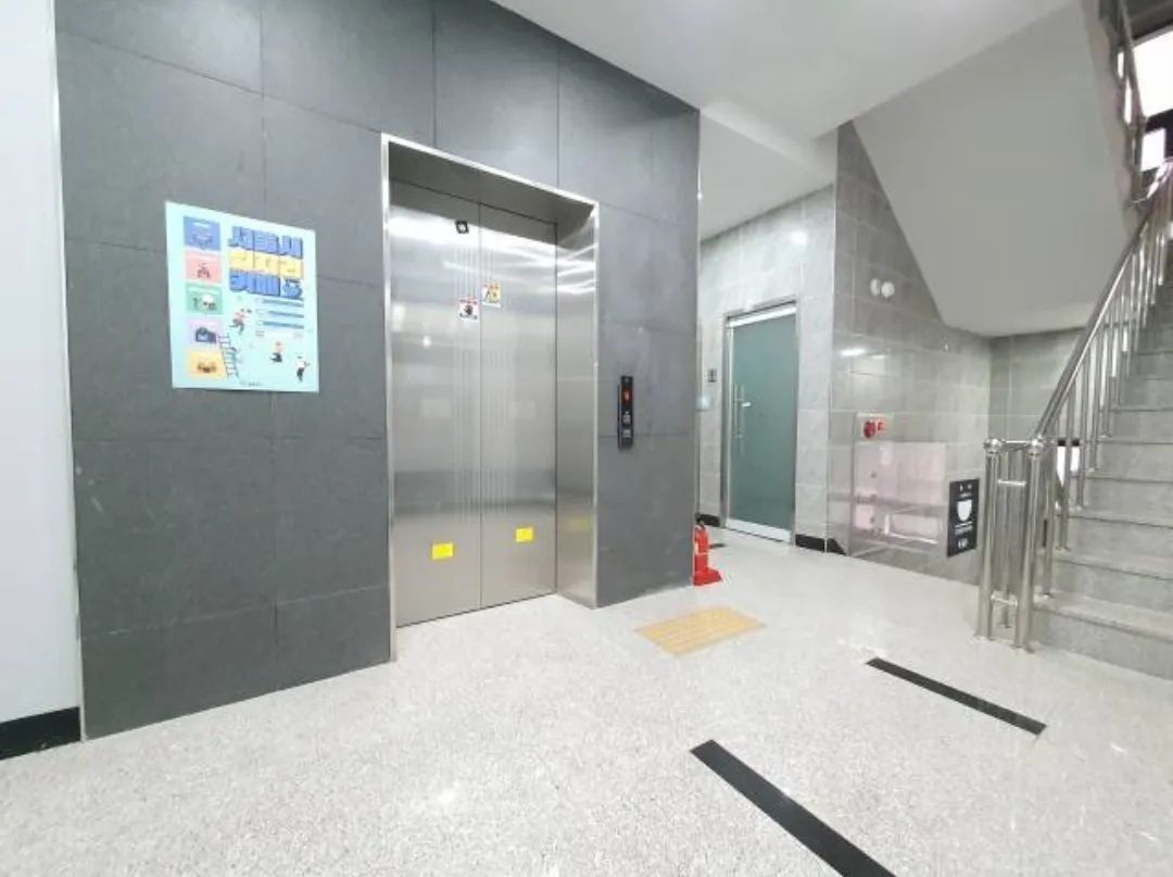 Room image 3