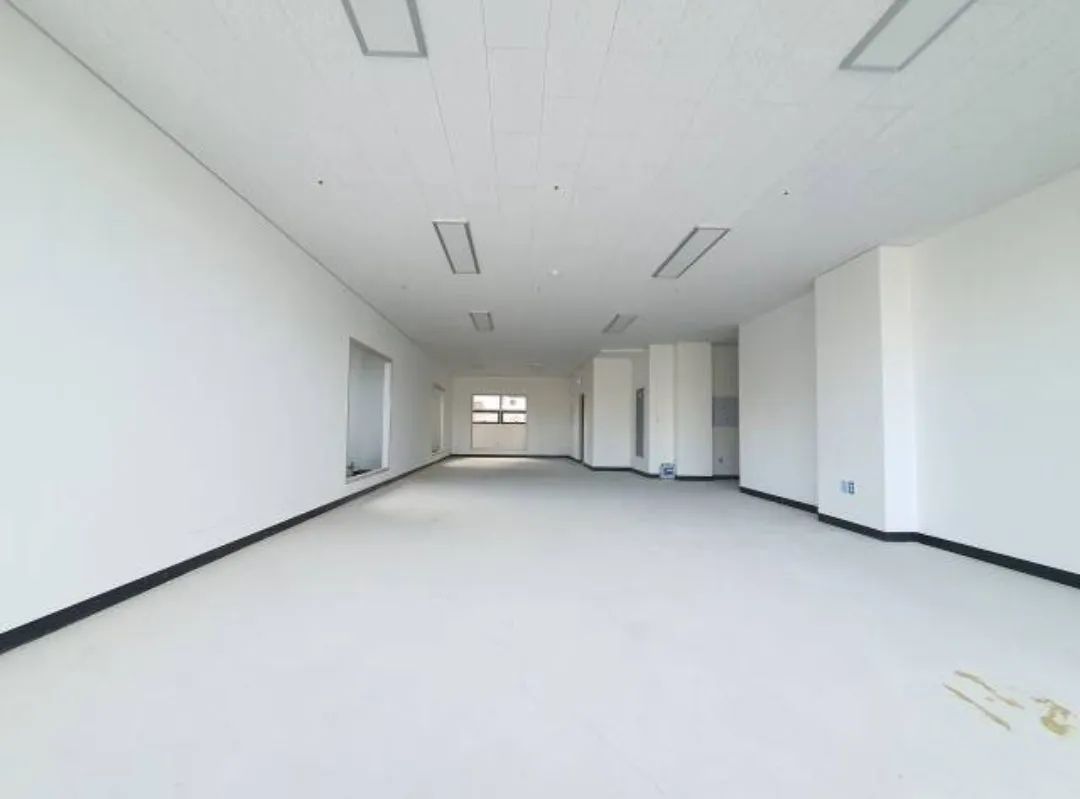Room image 4
