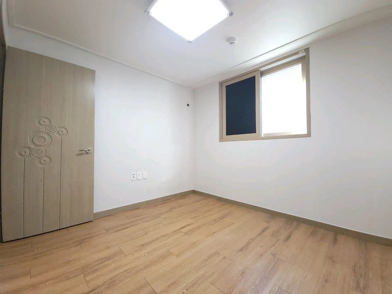 Room image 4