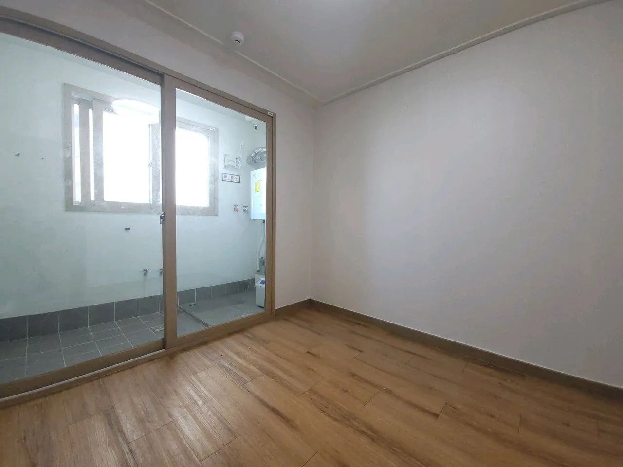 Room image 5