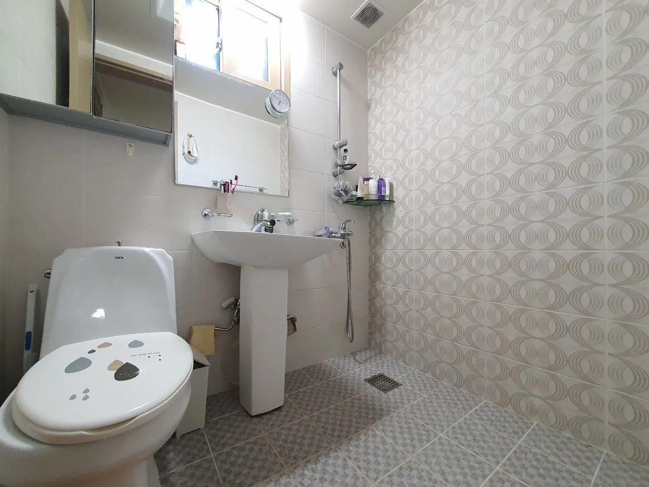 Room image 5