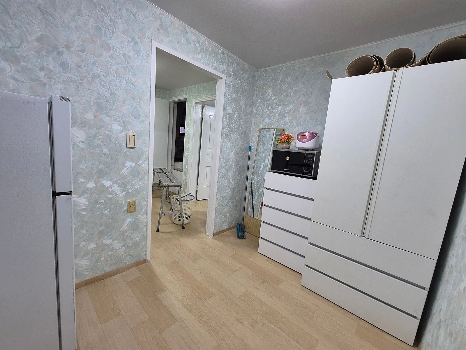 Room image 3