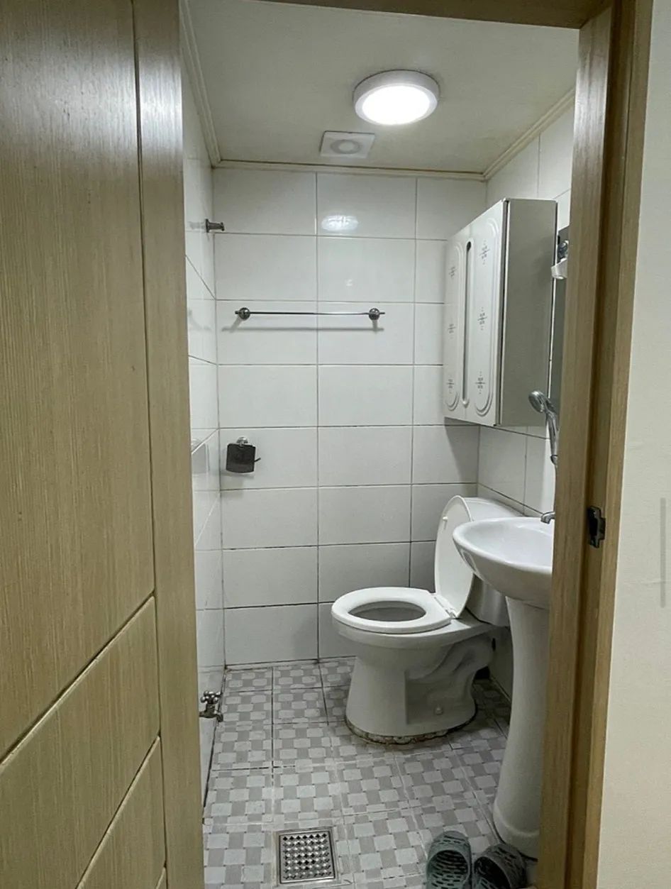 Room image 3
