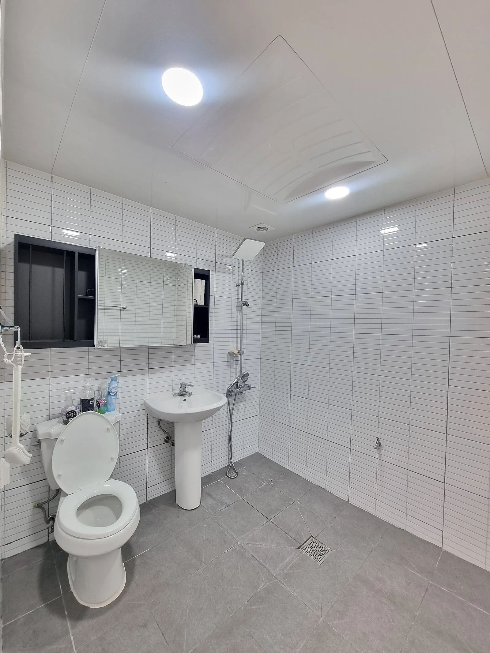 Room image 3