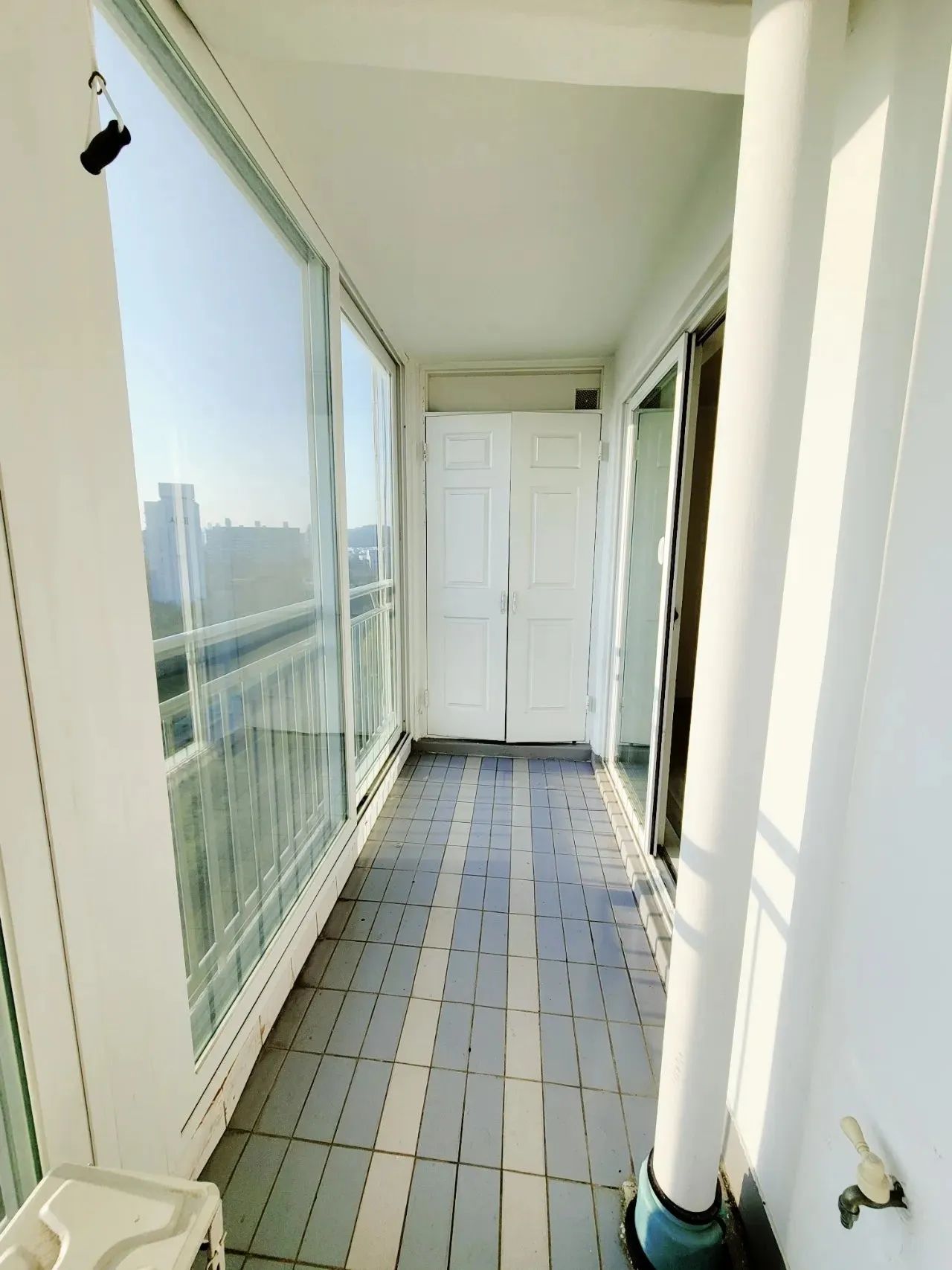 Room image 3