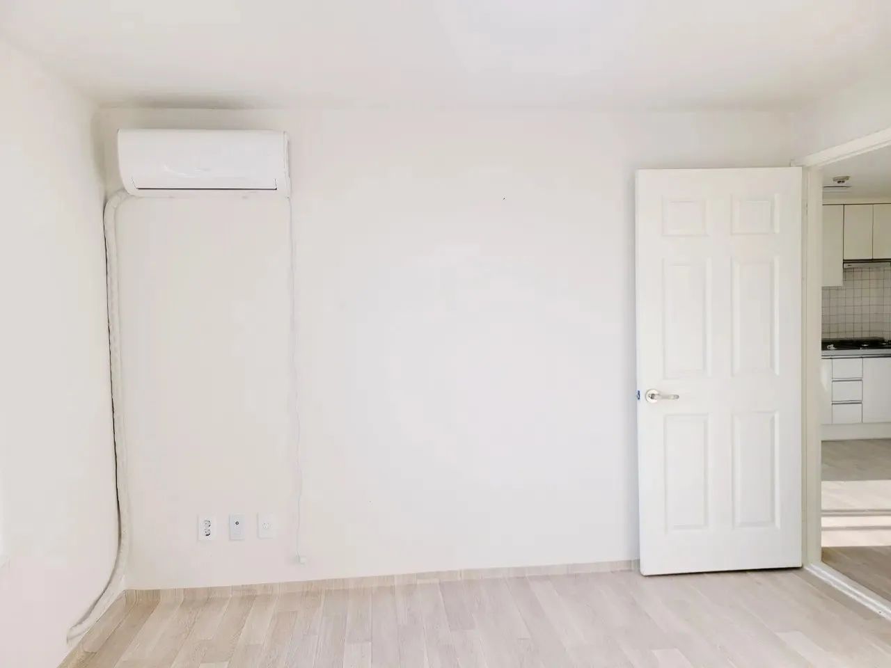 Room image 4