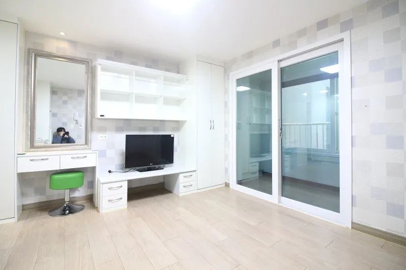 Room image 3