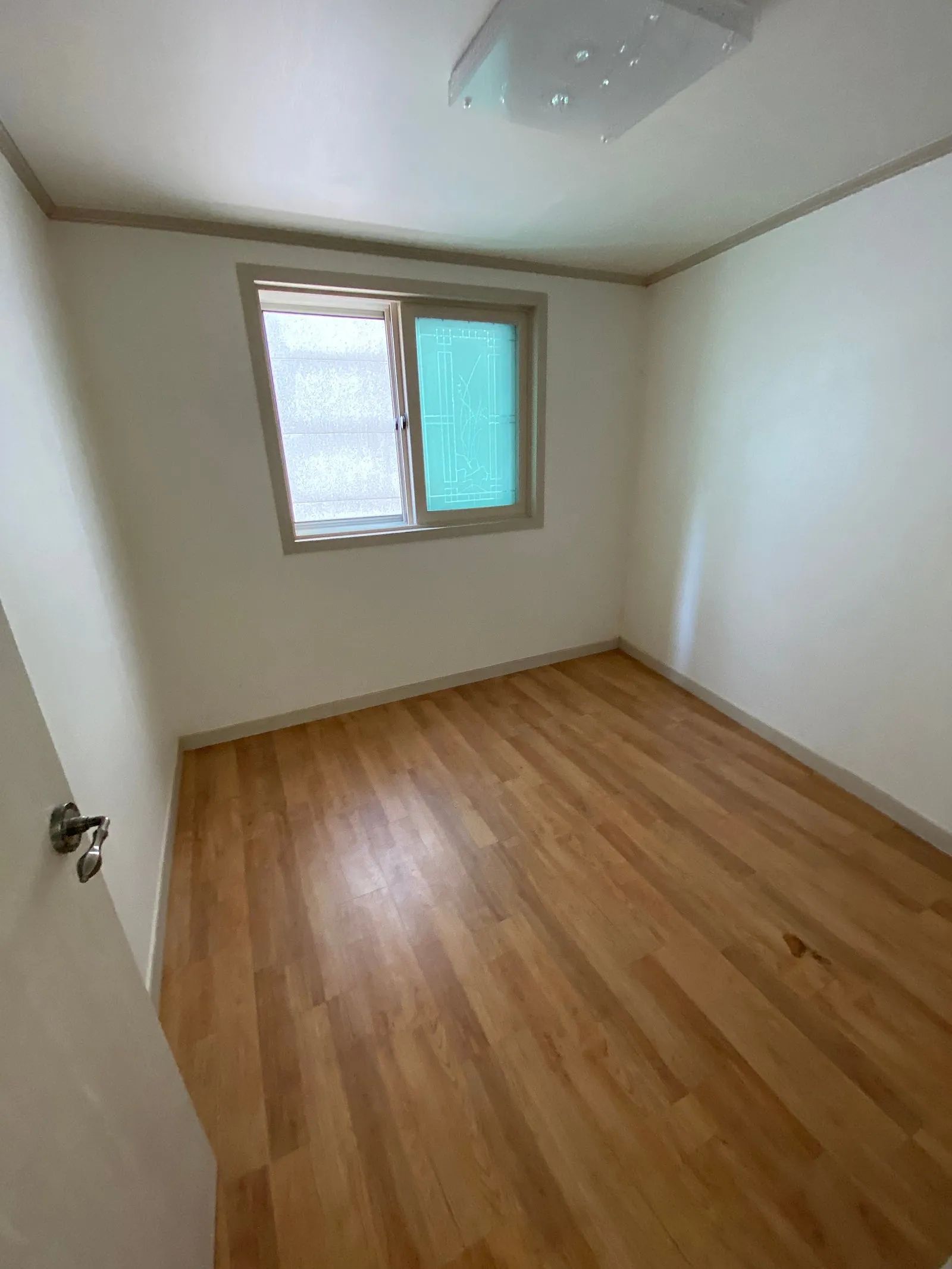 Room image 4