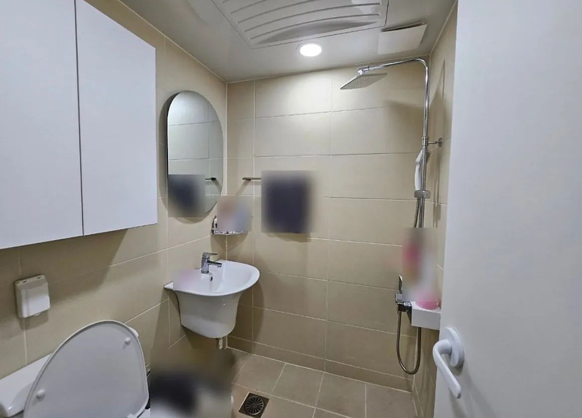 Room image 1