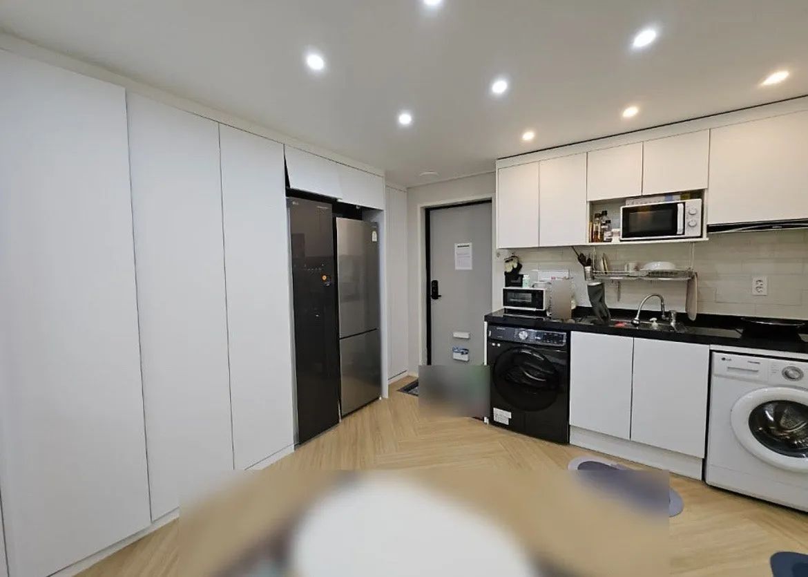 Room image 3