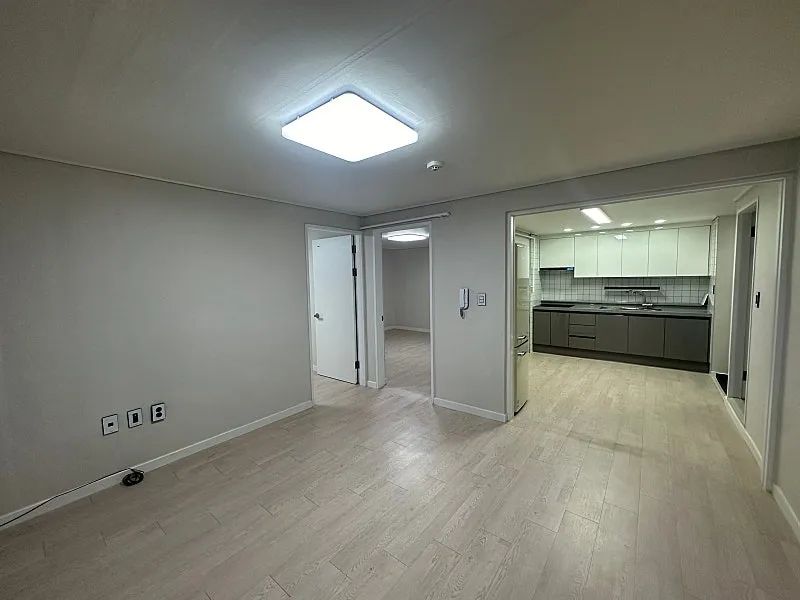 Room image 1