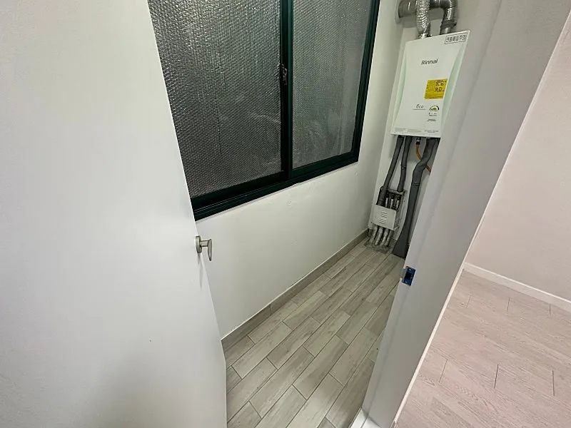 Room image 3
