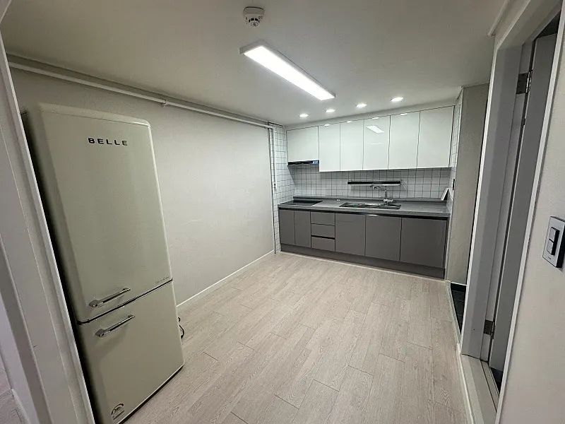 Room image 5