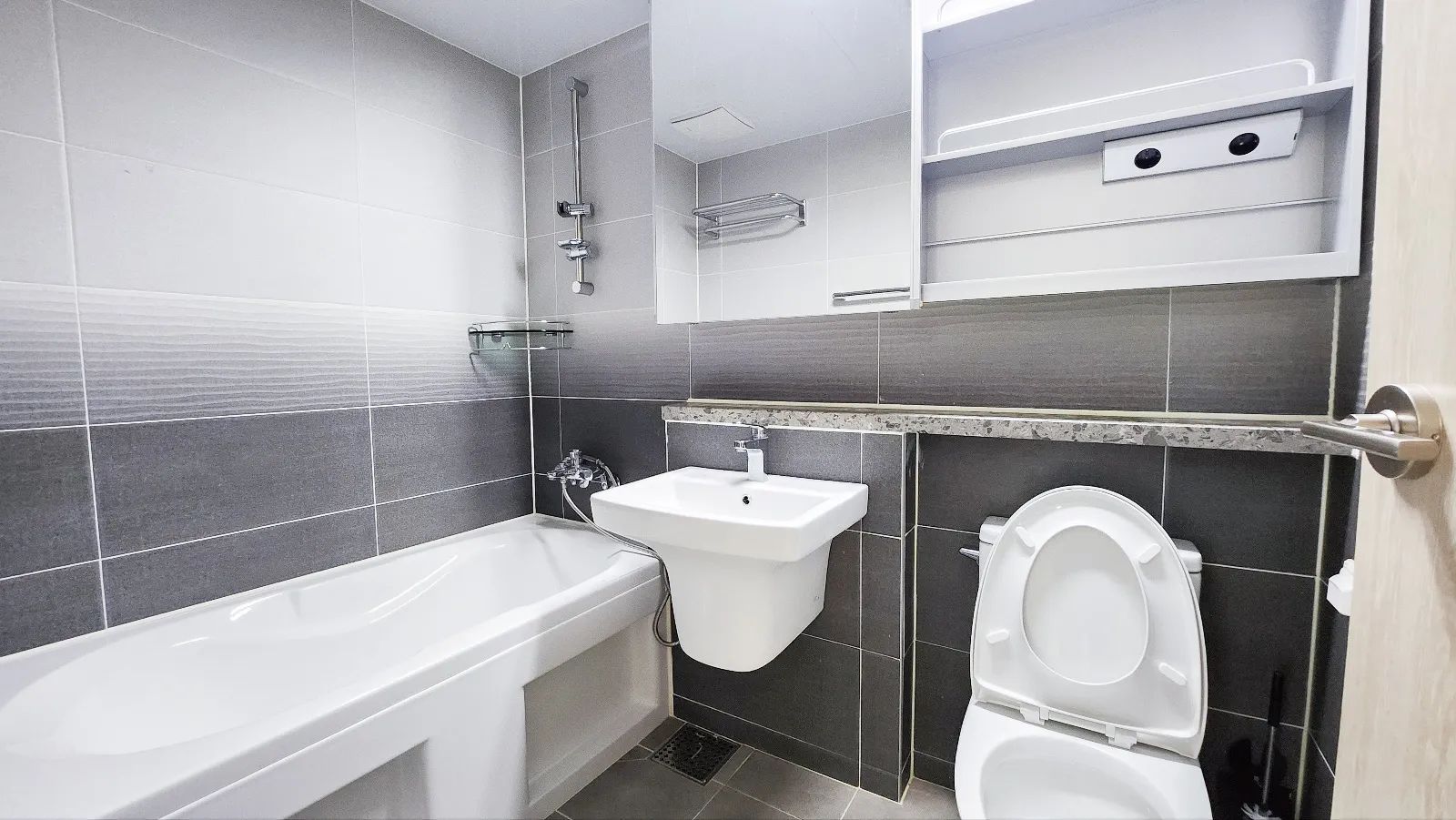 Room image 3