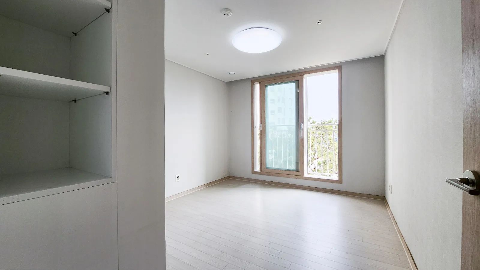 Room image 5