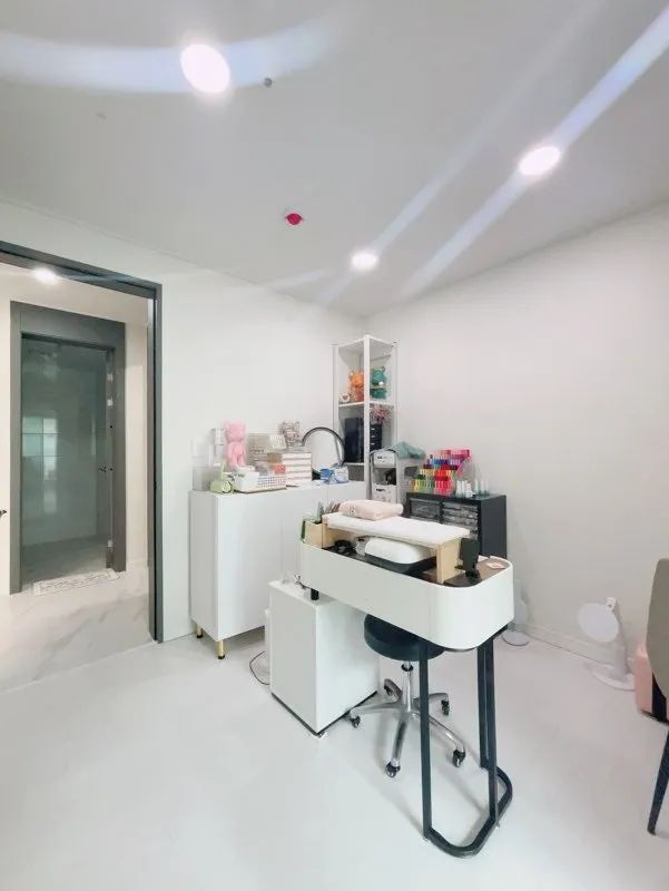 Room image 3