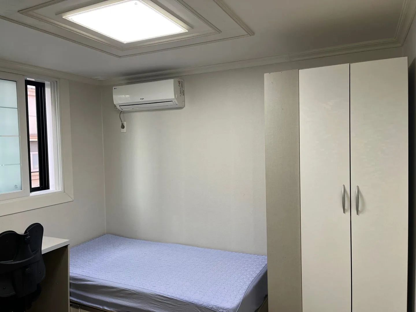 Room image 1